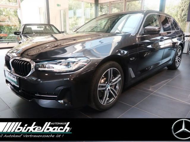 BMW 530 e xDrive Touring LED Memory Nappa Pano 2022 Hybride / Benzine