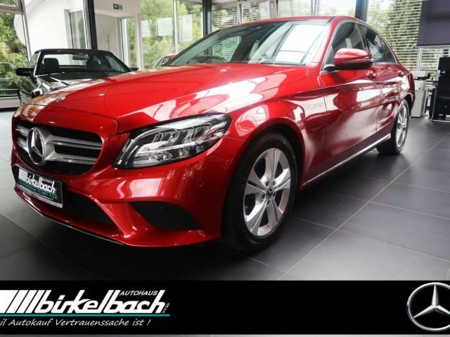 Mercedes-Benz C 300 Lim. Avantgarde LED RFK Apple Ambiente 2021 Benzine