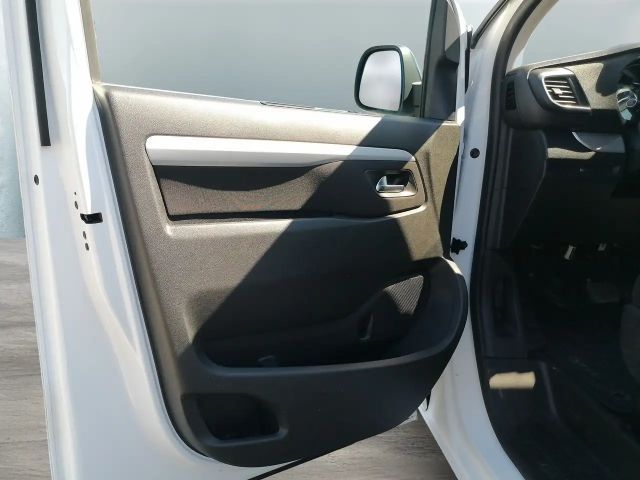 Peugeot Traveller
