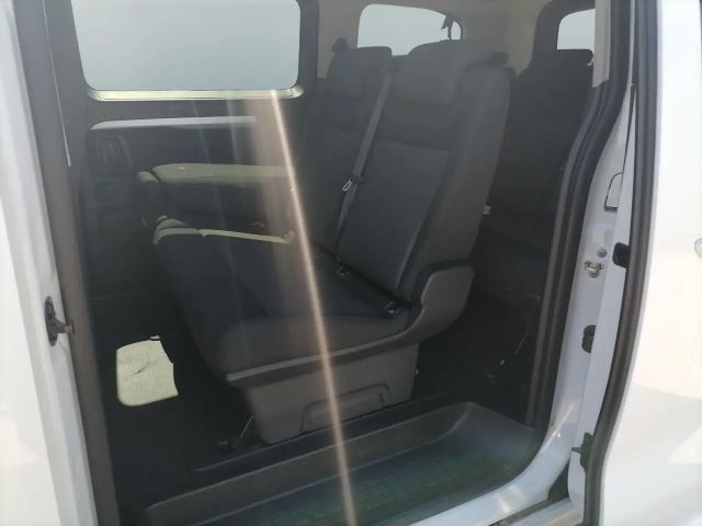 Peugeot Traveller