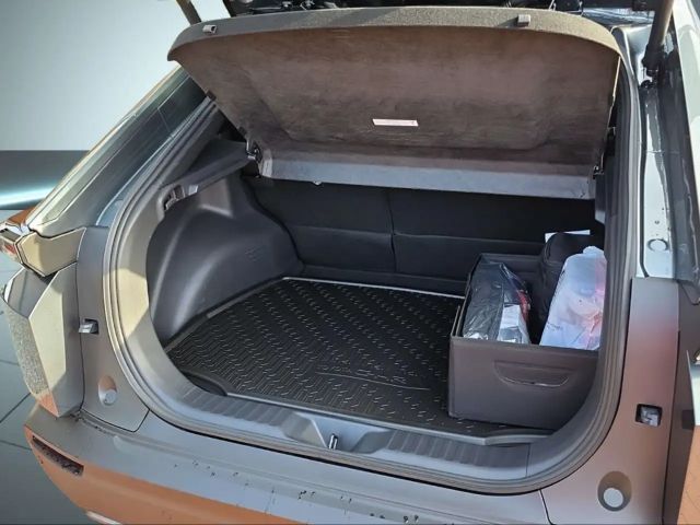 Toyota C-HR+