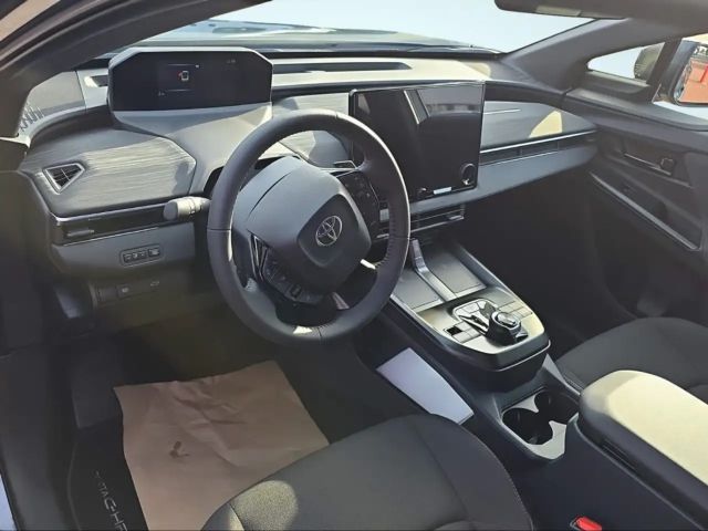 Toyota C-HR+