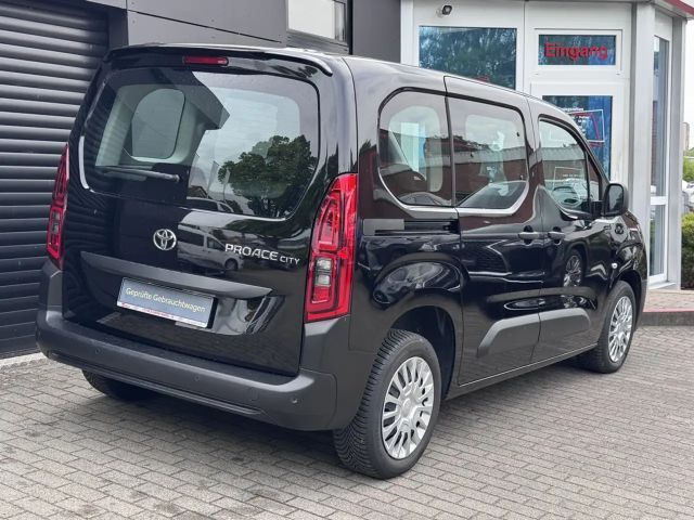 Toyota Proace City