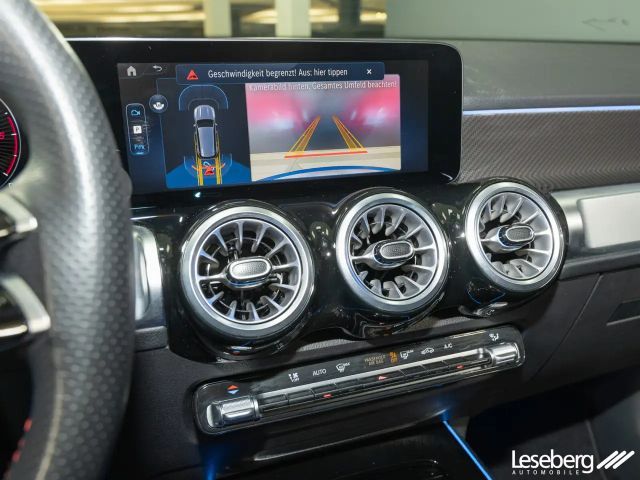 Mercedes-Benz GLB 220