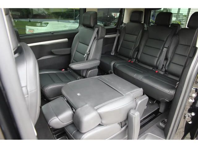 Peugeot Traveller