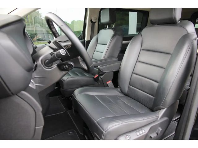 Peugeot Traveller
