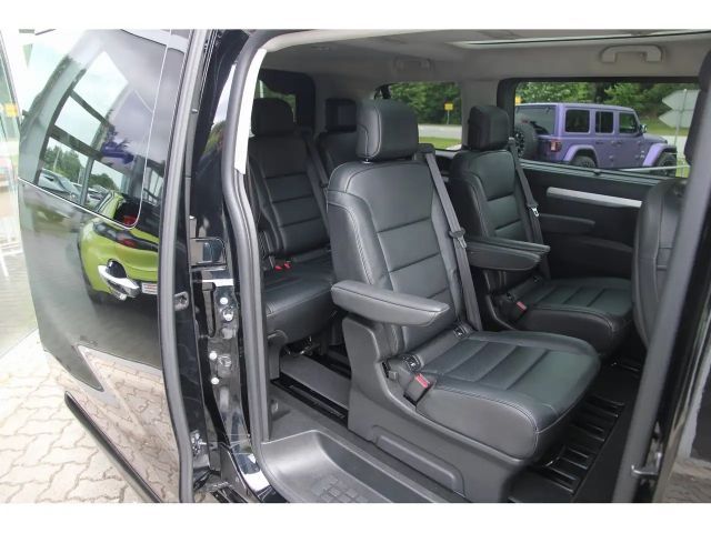 Peugeot Traveller