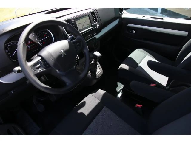 Peugeot Traveller