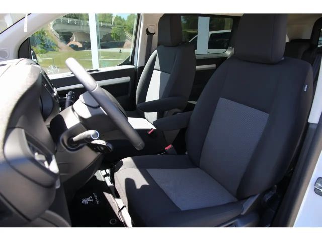 Peugeot Traveller