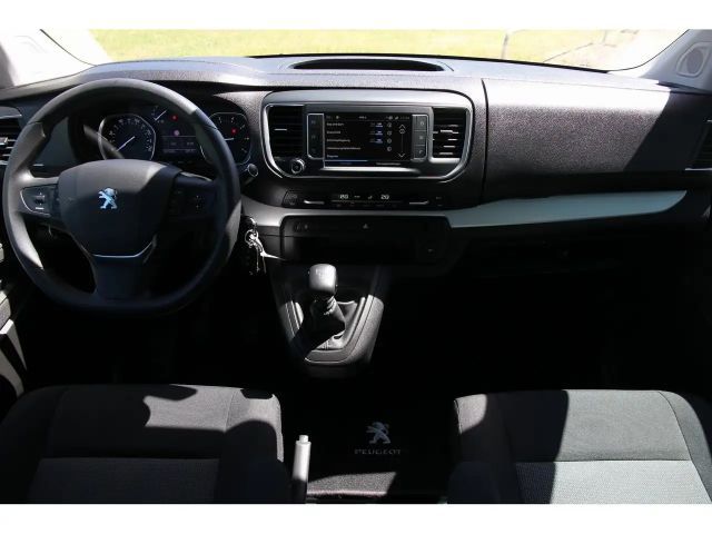 Peugeot Traveller