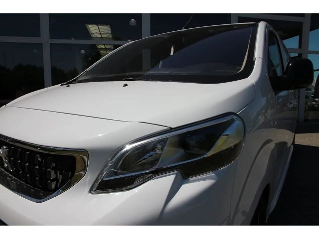 Peugeot Traveller
