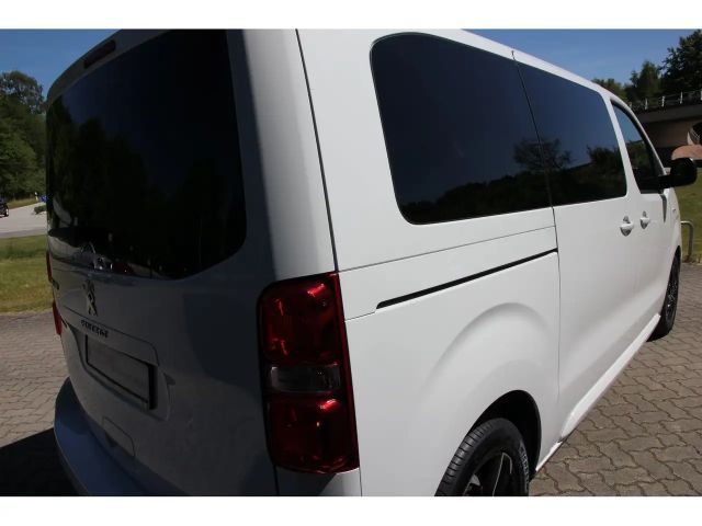 Peugeot Traveller