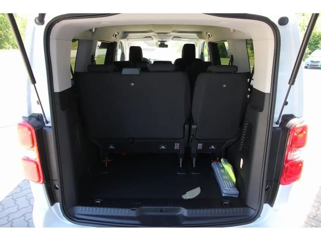Peugeot Traveller