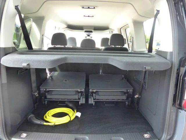 Ford Grand Tourneo