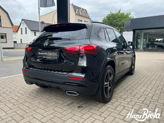 Mercedes-Benz GLA 180