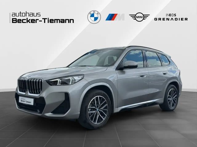 BMW X1 sDrive18i M SPORT*AHK*ADAPT LED*KAMERA*KEYLESS*SHZ 2026 Benzine