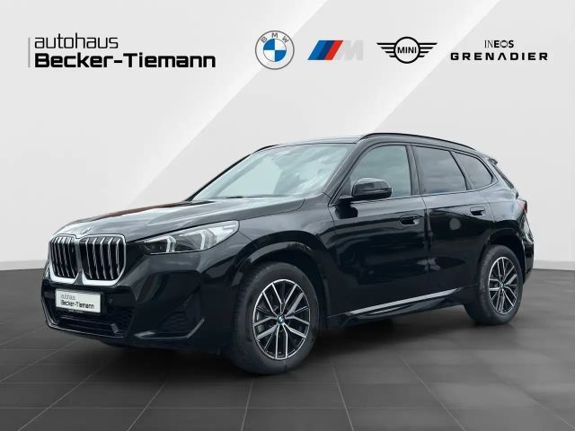 BMW X1 sDrive18i M SPORT*AHK*ADAPT LED*KAMERA*KEYLESS*SHZ 2026 Benzine