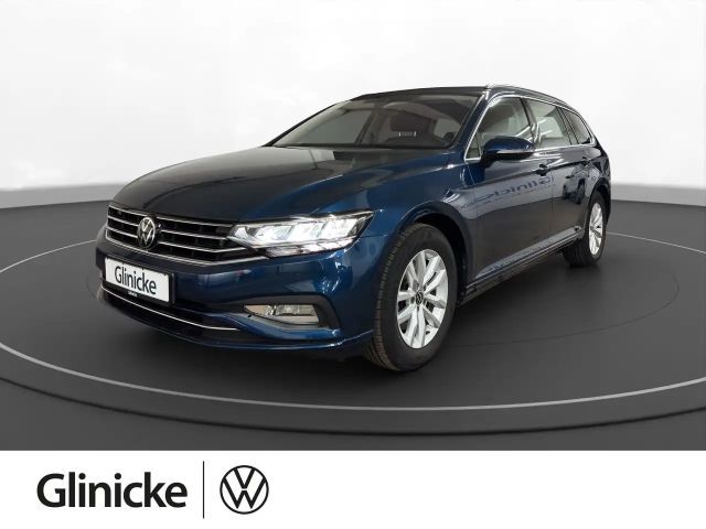 Volkswagen Passat Variant 1.5 TSI Business LED Navi RFK ACC 2023 Benzine