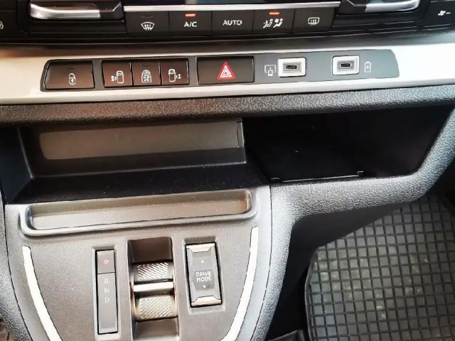Peugeot Traveller