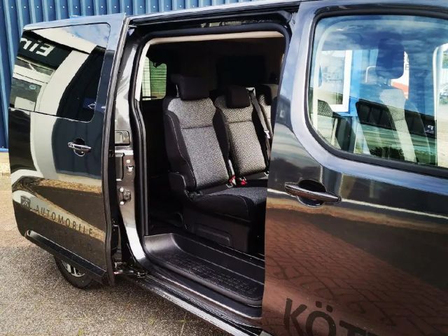 Peugeot Traveller