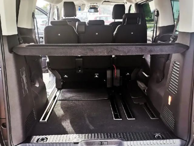 Peugeot Traveller