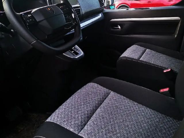 Peugeot Traveller