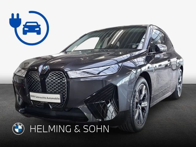 BMW iX xDrive40 Sportpaket HK HiFi AHK Head-Up ACC uvm. 2023 Elektrisch