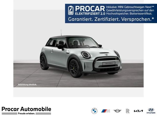 MINI Cooper SE Classic Trim Aut Nav LED Pano Parkass 2022 Elektrisch