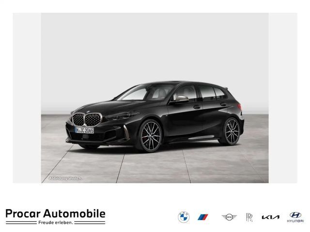 BMW 135 M135i xDrive HUD PANO ACC RFK NAVI LED DAB LM 2023 Benzine