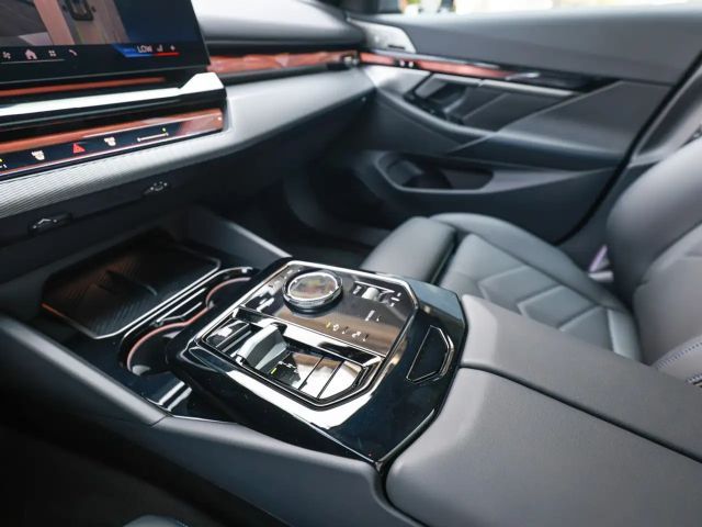 BMW 550