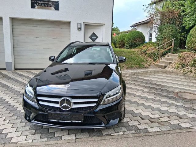 Mercedes-Benz C 220 d T Modell mit AVANTGARDE Motorhaube 2021 Diesel