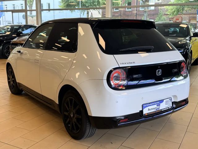 Honda e