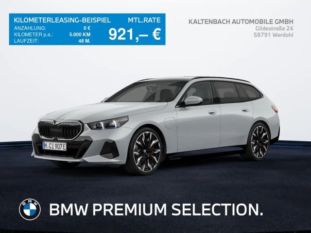 BMW 550 e Touring xDrive M-Sport Pro PANO AHK HUD 2025 Hybride / Benzine