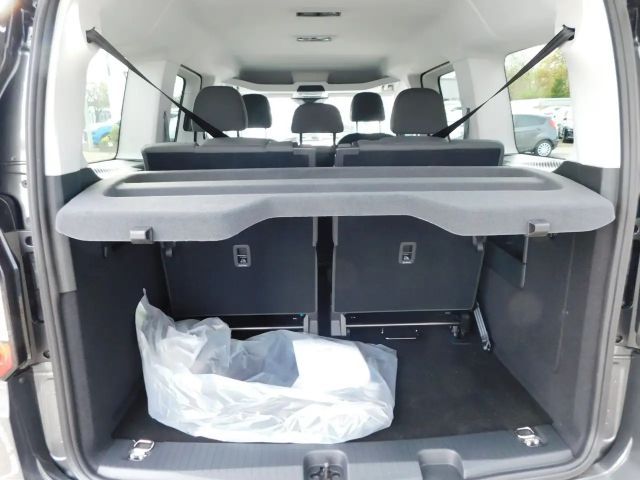 Ford Grand Tourneo