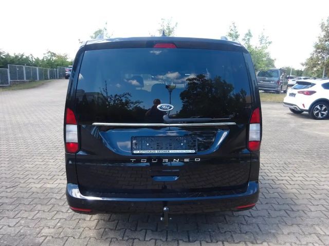 Ford Grand Tourneo