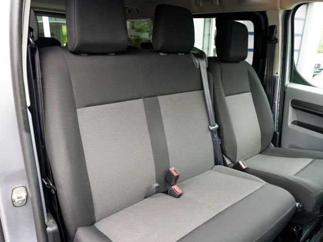 Peugeot Traveller