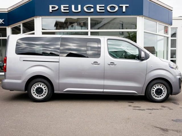 Peugeot Traveller