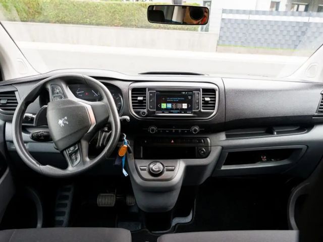 Peugeot Traveller