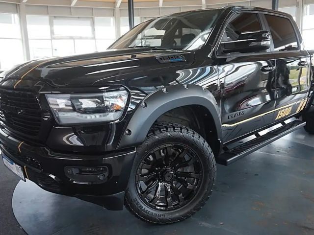 Dodge RAM 1500 HEMI *eTorque*Crew-Cab*12Navi*Alu20* 2023 Benzine