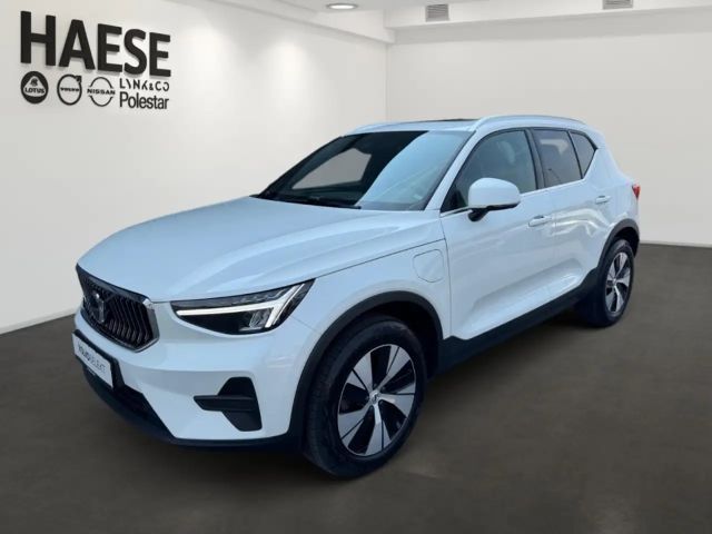Volvo XC40 T5 Plus Bright 2WD StandHZG El. Panodach Navi Digi 2023 Hybride / Benzine
