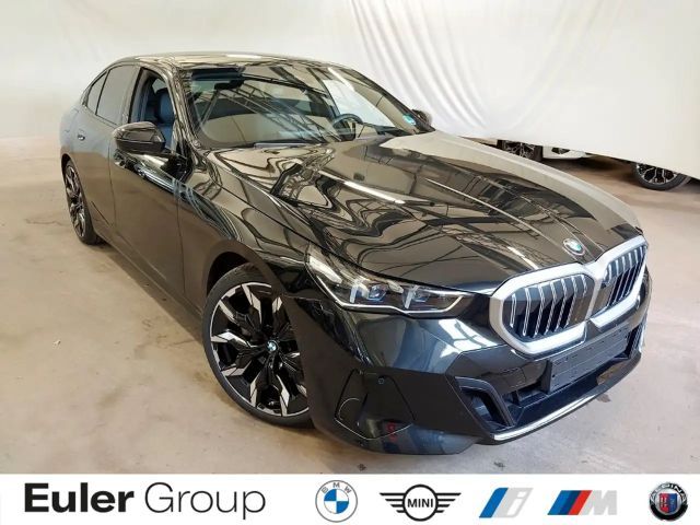 BMW 540 d xDrive  M Sport 21'' Pano B&W KomfSi belüftet Pr 2025 Diesel