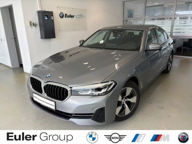 BMW 520 d Lim Navi LED Parking Assistant Sitzhzg DAB-Tuner 2023 Diesel