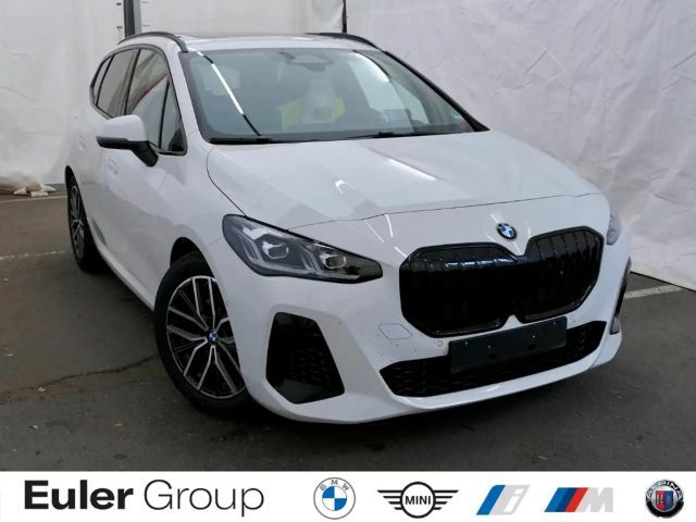 BMW 220 Active Tourer i M Sport 18'' AHK Pano HUD el.Aktiv 2025 Benzine