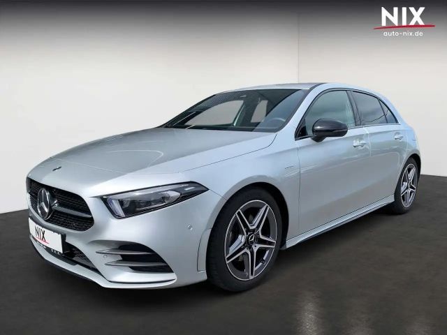 Mercedes-Benz A 200 Edition 2021 KAMERA SHZ 2022 Benzine