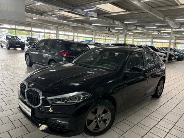 BMW 116 iA Lim. LMR Navi LED Parkass. SHZ Tempomat LiveCoc 2024 Benzine