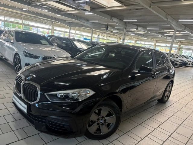 BMW 116 i 5-Türer Navi LiveCockp.Prof. PDC DAB SHZ MFL Son 2023 Benzine