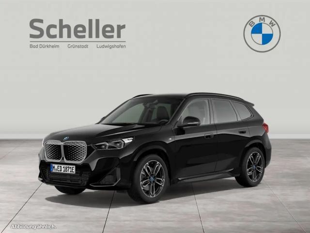 BMW iX1 xDrive30 M Sportpaket Head-Up DAB LED Shz 2025 Elektrisch