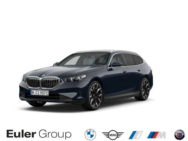 BMW 550 e xDr. Tour. M Sport Pro 21'' Pano AHK H/K DAProf 2025 Hybride / Benzine