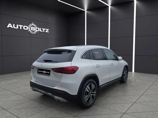 Mercedes-Benz GLA 180