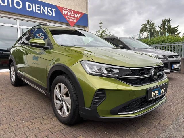 Volkswagen Taigo Life*DSG*CARPLAY*Sitzheizung*ALLWETTERREIFEN*PARKPILOT 2023 Benzine